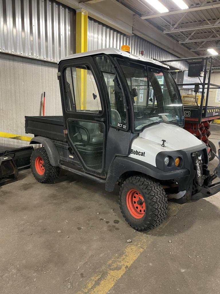 Loading and unloading equipment, has many attachments for jobs needs. Snow plowing, hauling, salt spreading.